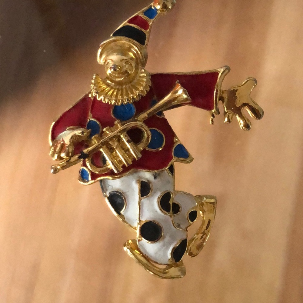 Playful clown brooch pin pendant that can dance with your movements VTG 70’s.